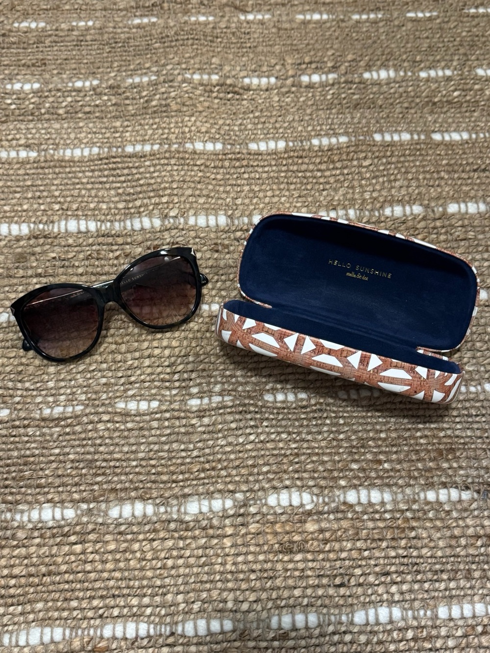 Stella & Dot Parker Brown Patterned Sunglasses with Hard Case Like New